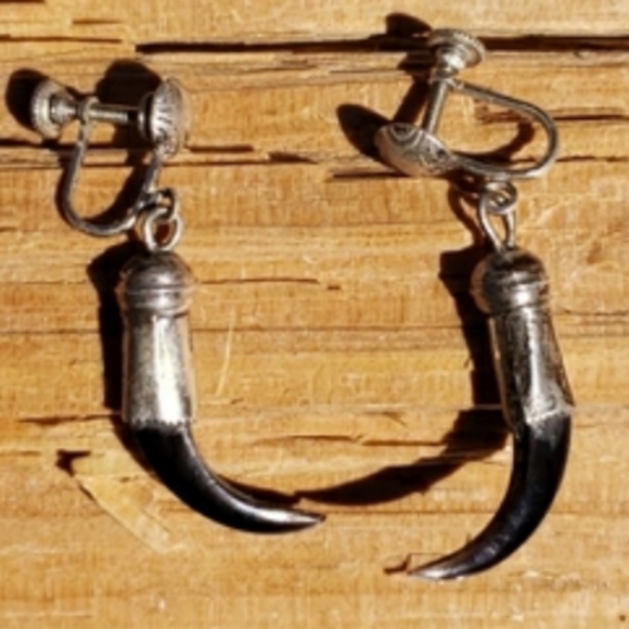 Vintage Jewelry - Vintage Sterling Silver Claw Earrings